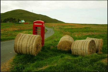 Cábina tefefónica perdida en la Isla de Skye