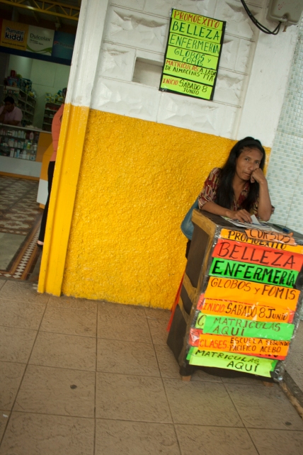 Vendedora en el centro de Jipijapa. Agosto del 2013